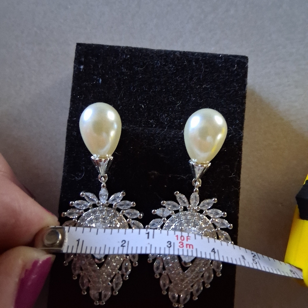 Silver Teardrop Shape Shiny Zircon & Faux Pearl earrings. - Picture 4 of 5
